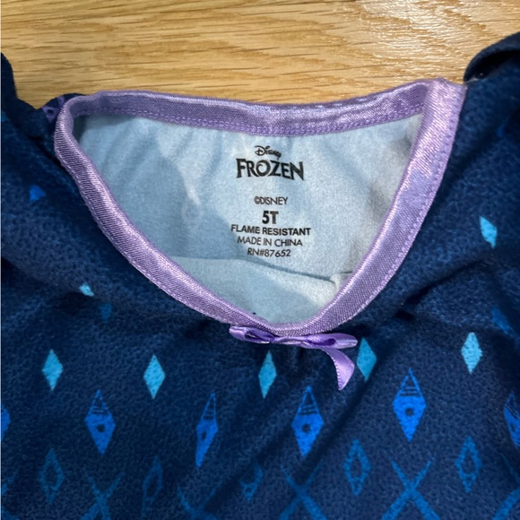 Cozy Toddler Pajama Set, Disney, Carters, Sz 5T, Elsa, Frozen Nightgown Footed - Picture 4 of 5